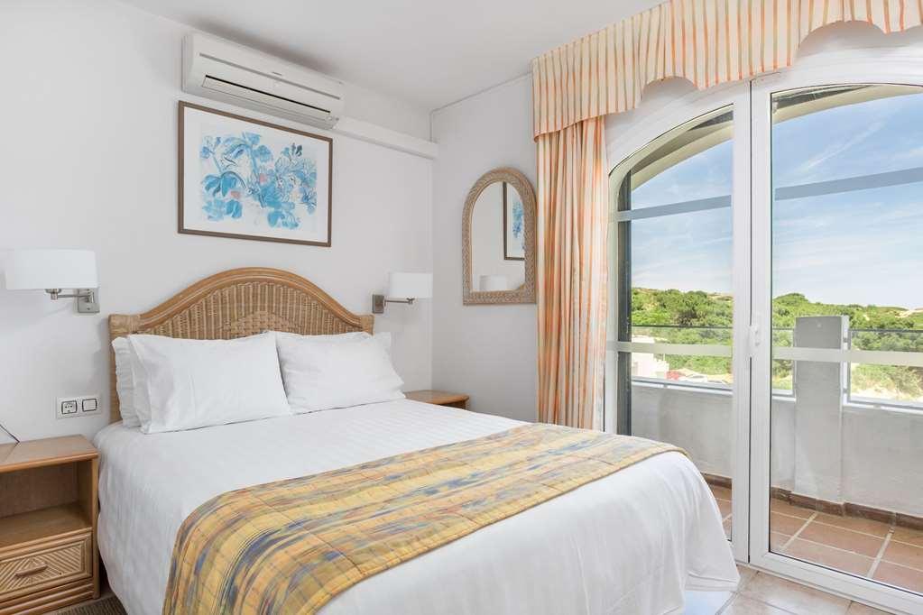 White Sands Beach Club Arenal d'en Castell Room photo